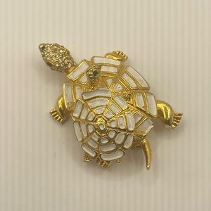 RARE Vintage Pauline Rader Turtles Brooch Clear Rhinestones with emerald eyes